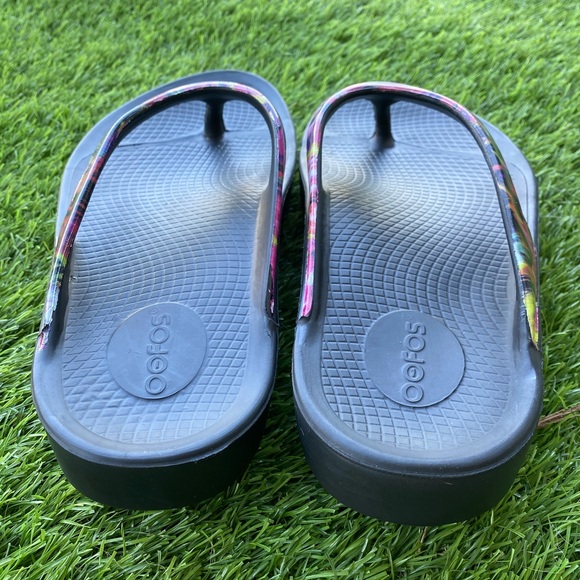 Oofos OOlala women’s flip flop thong sandals - Picture 7 of 8